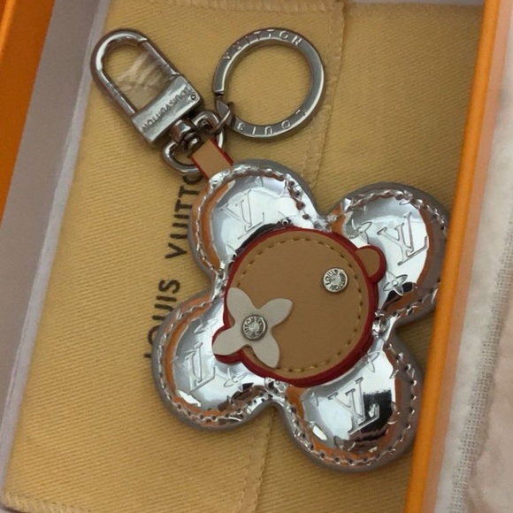 Luxury Vivienne silver key holder/ bag charm with LV Dust bag - Picture 3 of 7
